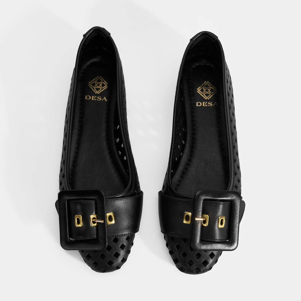 Kadın Siyah Toka Aksesuarlı Perforeli Deri Babet