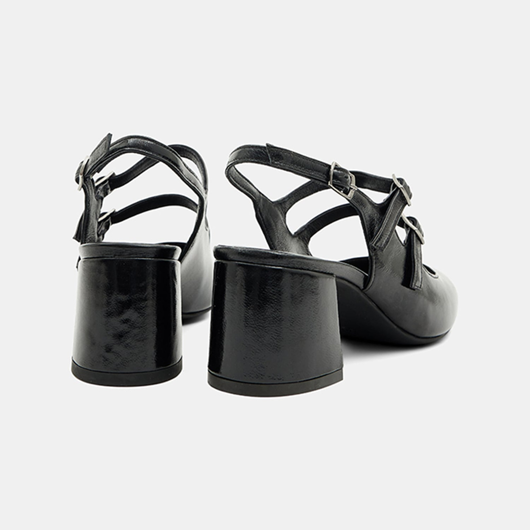 Kadın Siyah Tokalı Kalın Topuklu Klasik Rugan Deri Ayakkabı