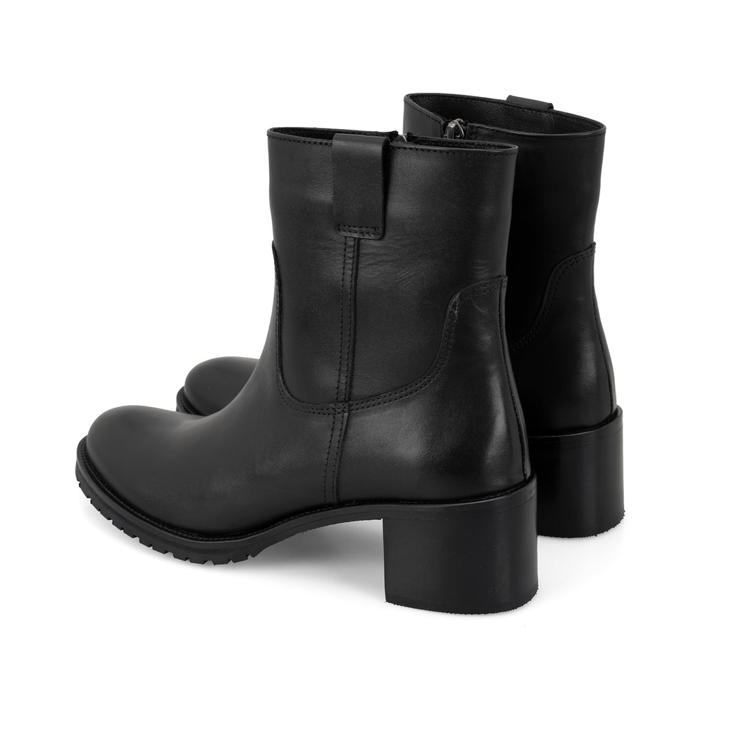 Kadın Siyah Topuklu Deri Bot