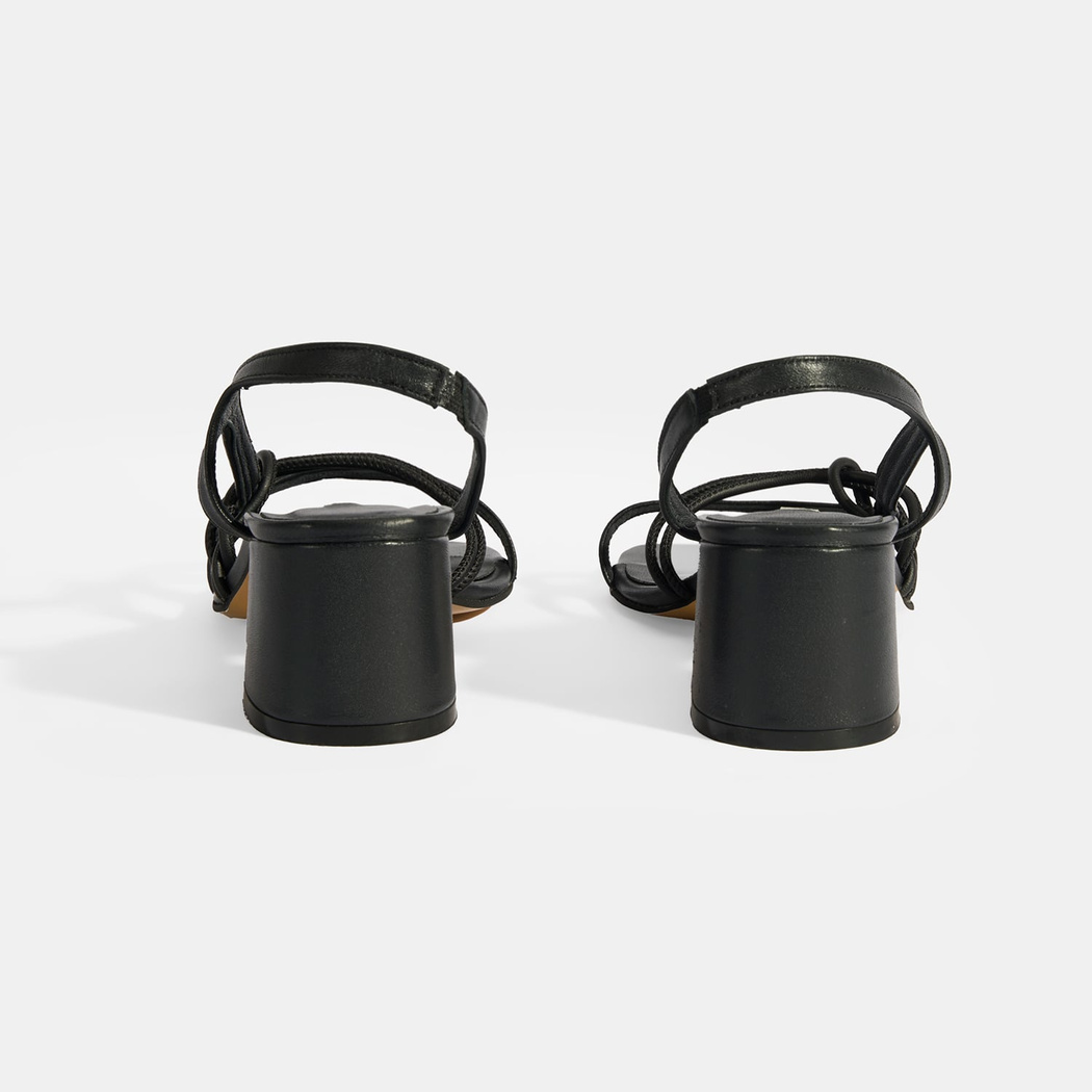 Kadın Siyah Topuklu Deri Sandalet