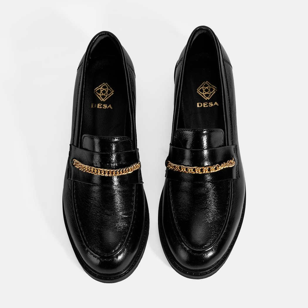 Kadın Siyah Zincir Aksesuarlı Deri Loafer