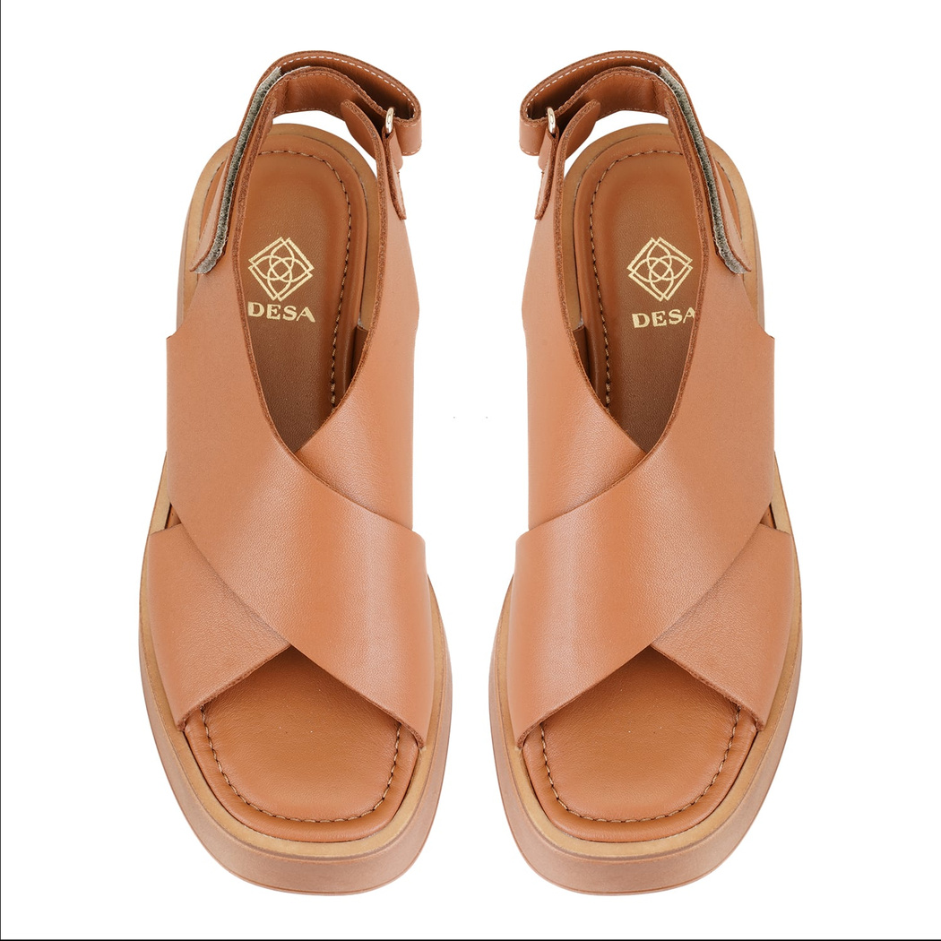 Kadın Taba Dolgu Topuklu Deri Sandalet