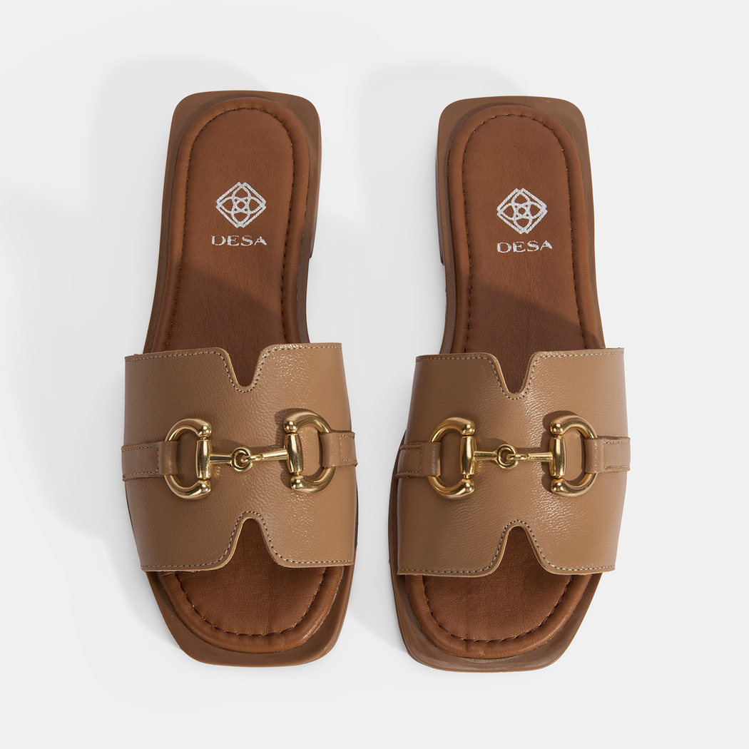 Kadın Taba Metal Toka Aksesuarlı Deri Terlik