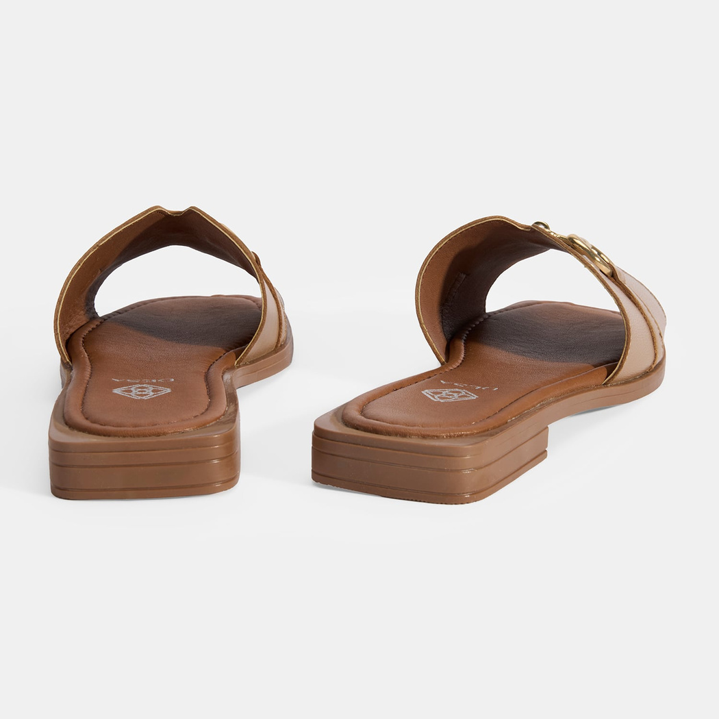 Kadın Taba Metal Toka Aksesuarlı Deri Terlik