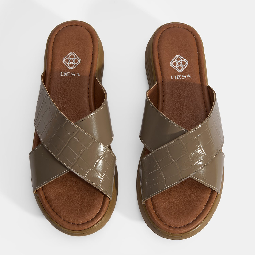 Kadın Vizon Dolgu Topuklu Deri Terlik