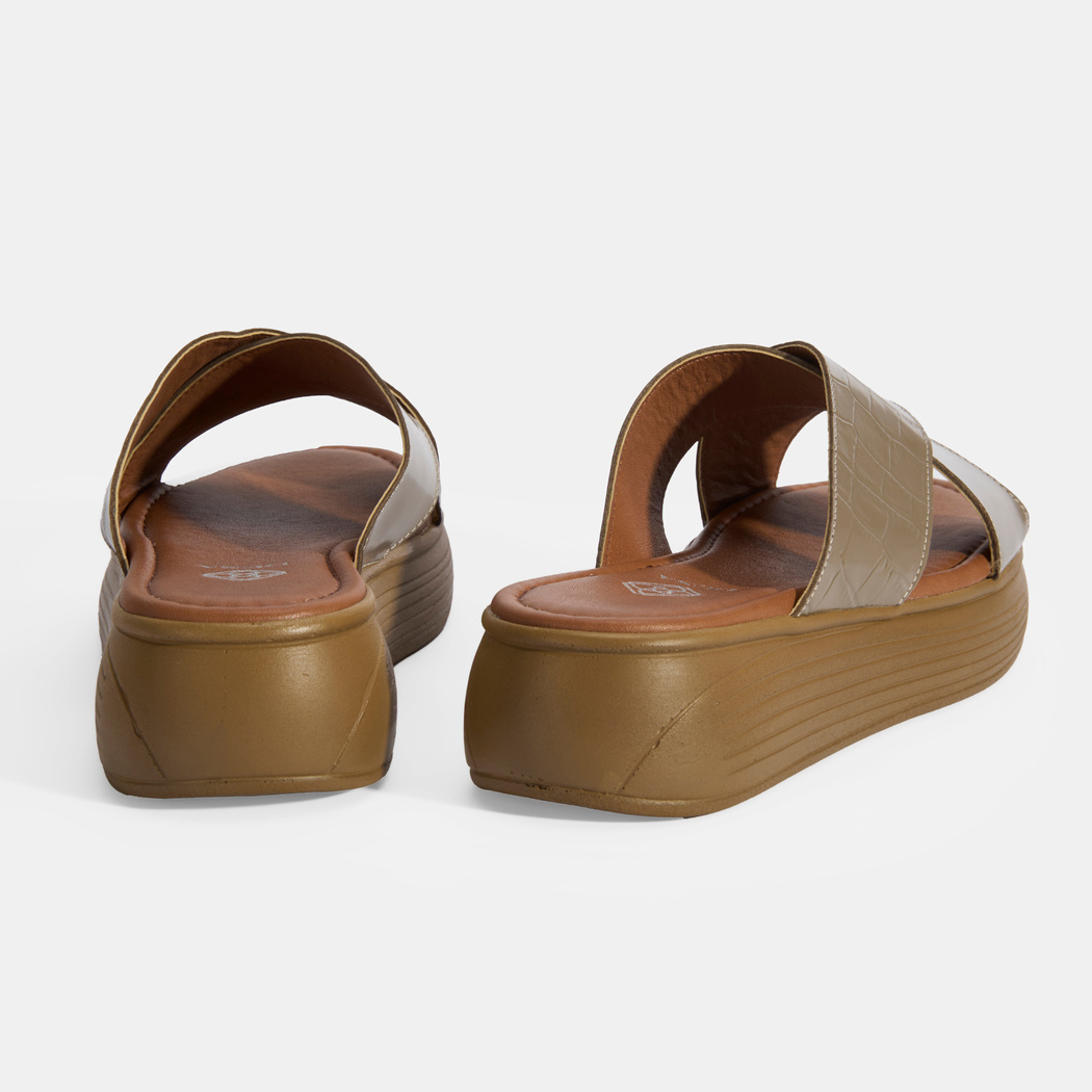 Kadın Vizon Dolgu Topuklu Deri Terlik