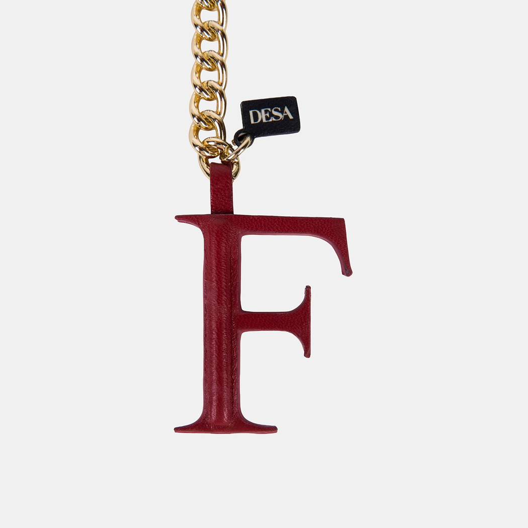 Kırmızı F Harfi Gold Zincirli Deri Charm / Anahtarlık