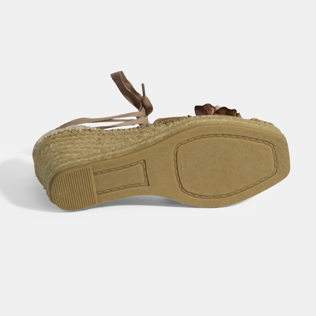 Limited Edition Bej Kadın Çiçek Aksesuarlı Jüt Bağcıklı Dolgu Topuklu Süet Espadril
