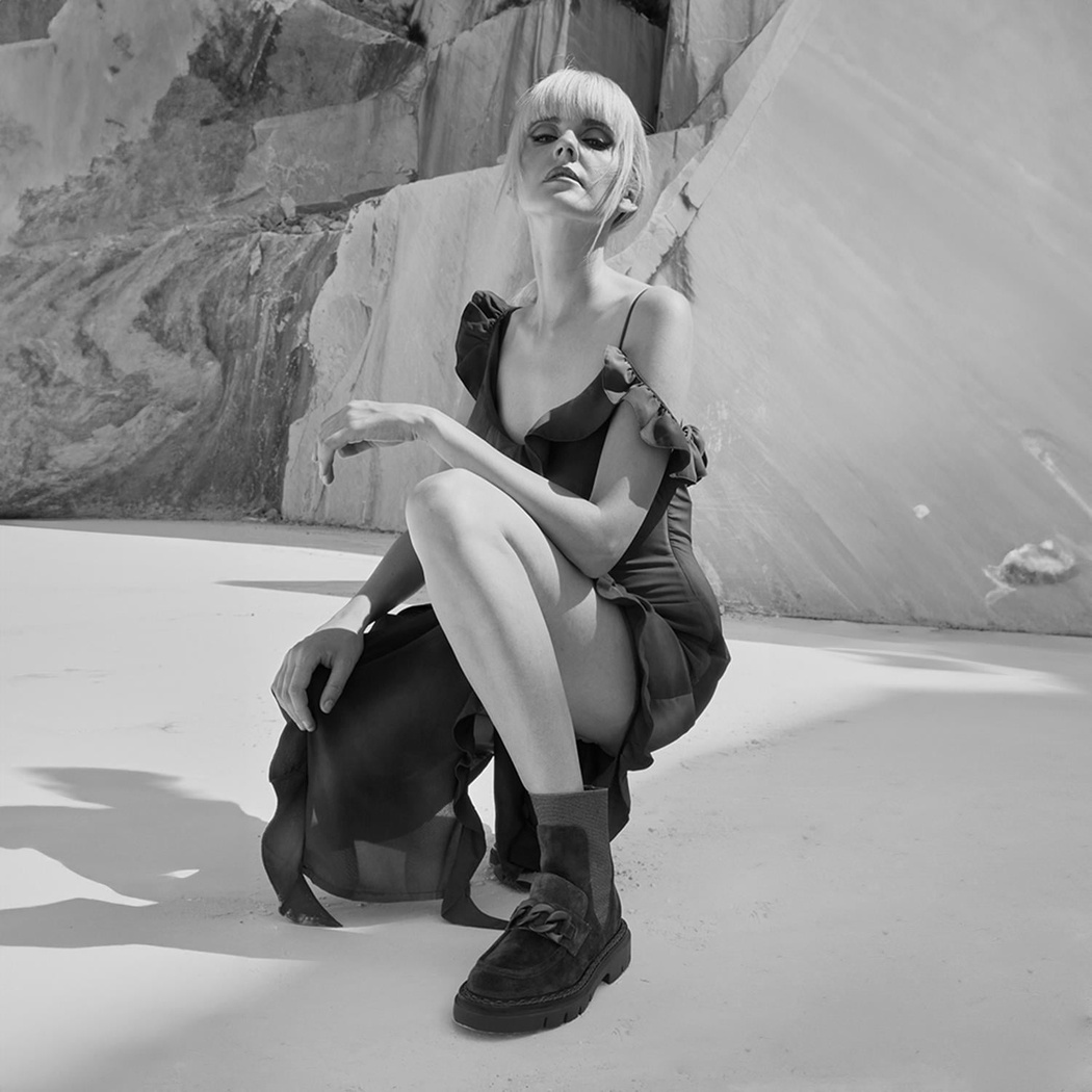 Luca Grossi Fulvia Bej Kadın Toka Detaylı Bot