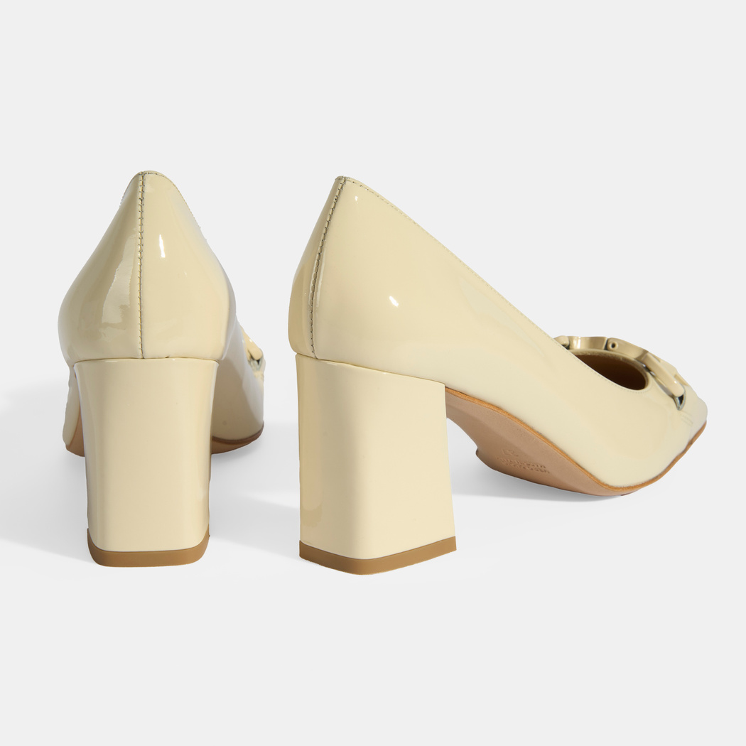 Luca Grossi Kadın Krem Toka Aksesuarlı Rugan Babet