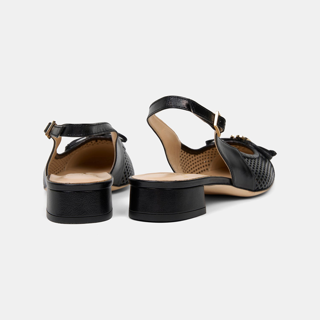 Luca Grossi Kadın Siyah Perforeli Kurdele Detaylı Deri Klasik Ayakkabı