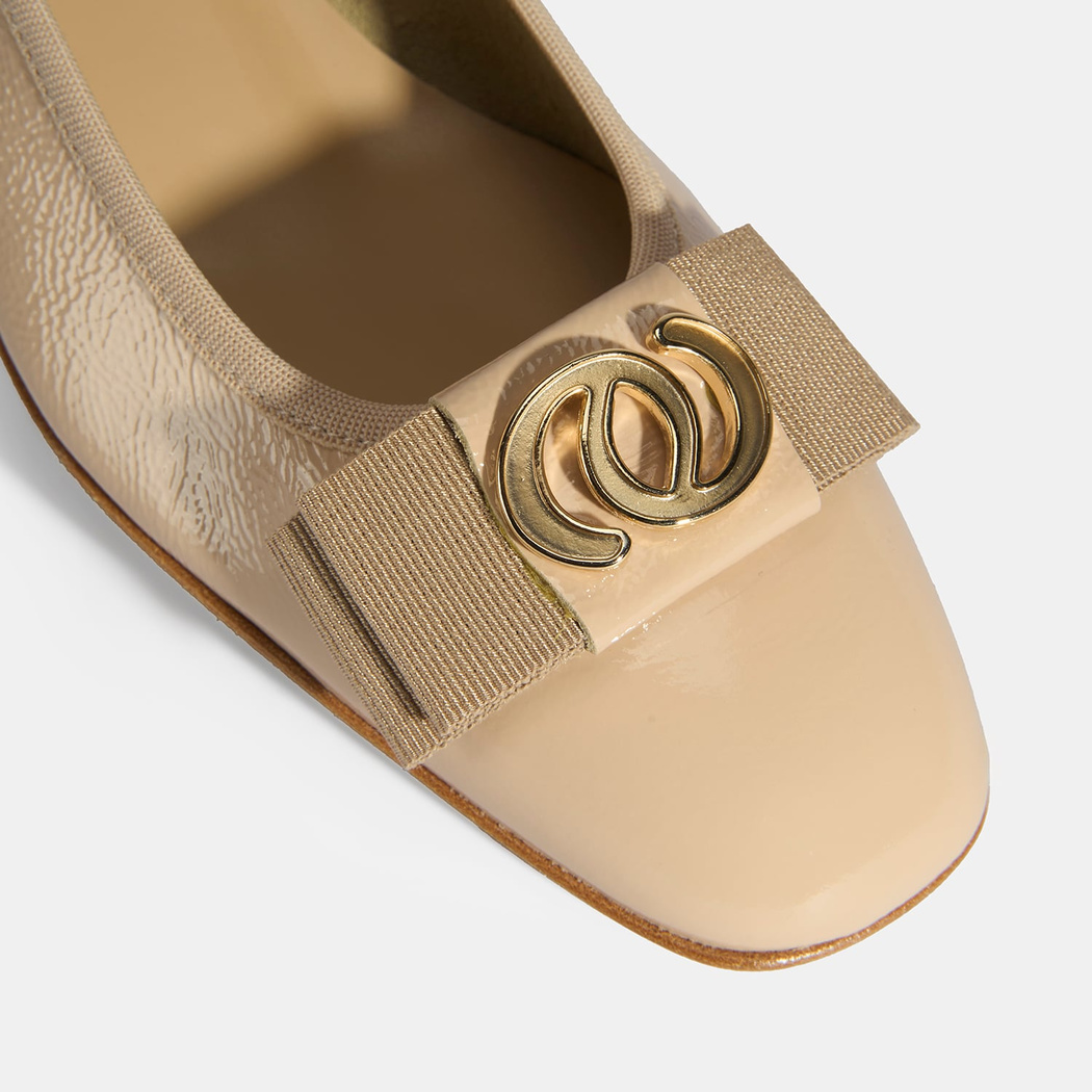 Luca Grossi Kadın Ten Metal Aksesuarlı Rugan Babet