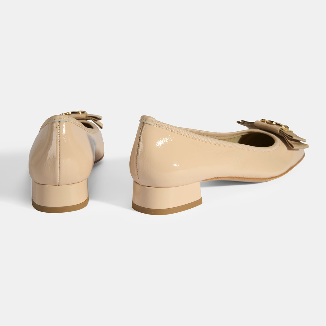 Luca Grossi Kadın Ten Metal Aksesuarlı Rugan Babet