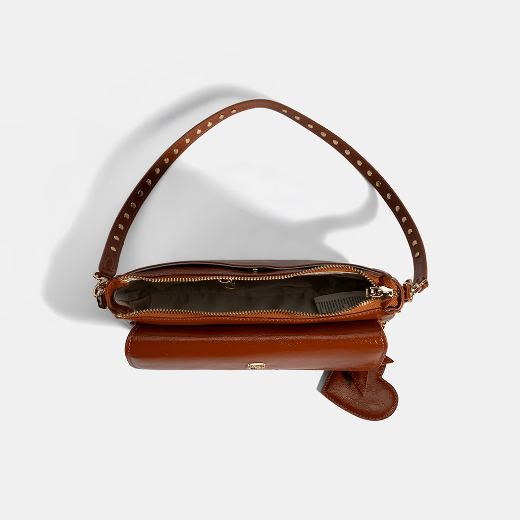 SHO-0103 AW25 KADIN POSTACI ÇANTASI