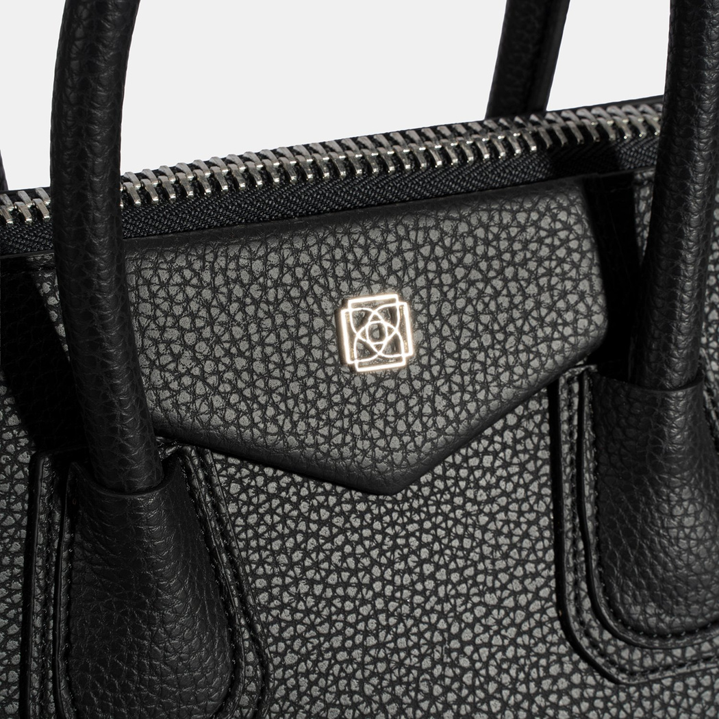 SHO-0107 AW25 KADIN OMUZ ÇANTASI