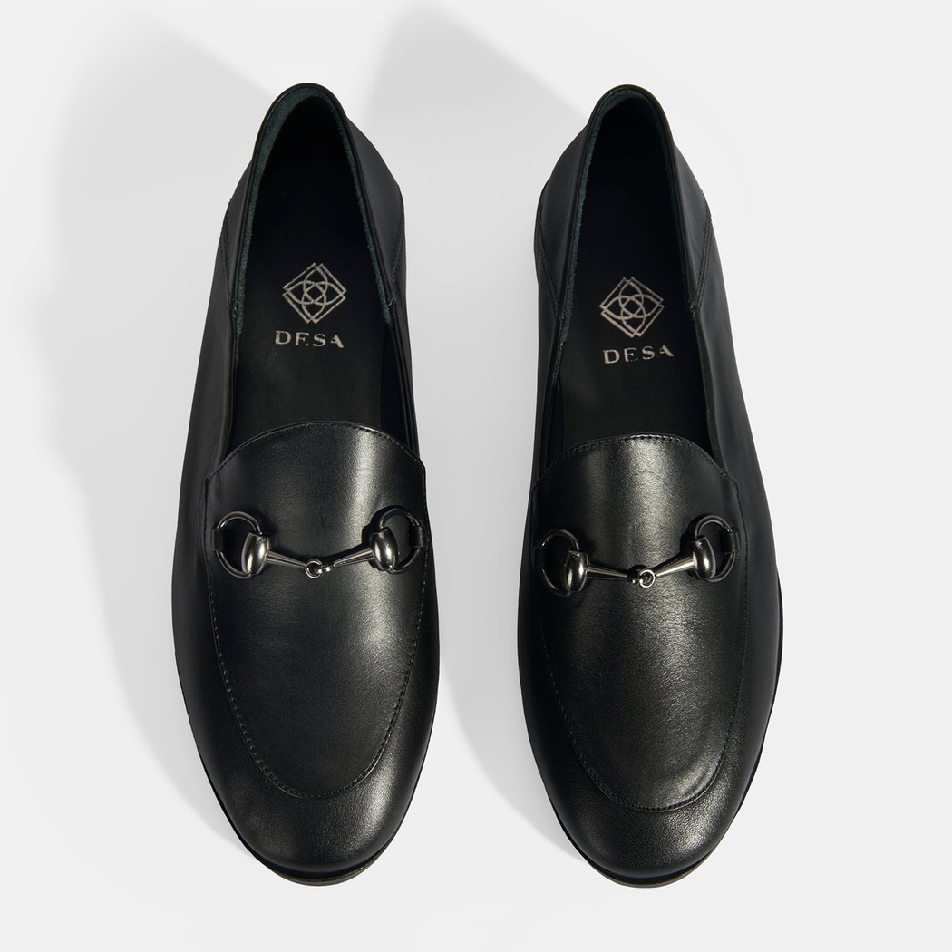 Siyah Kadın Toka Aksesuarlı Deri Loafer