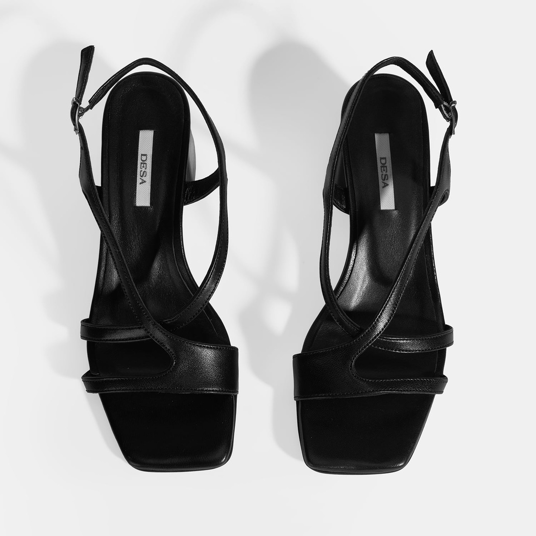 Siyah Kadın Toka Aksesuarlı Deri Topuklu Sandalet