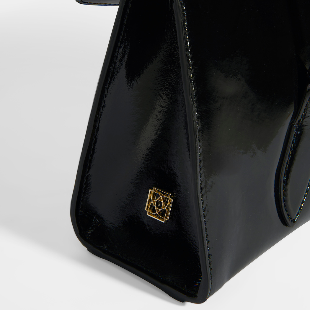 Siyah Kadın Yaprak Detaylı Deri Omuz Çantası