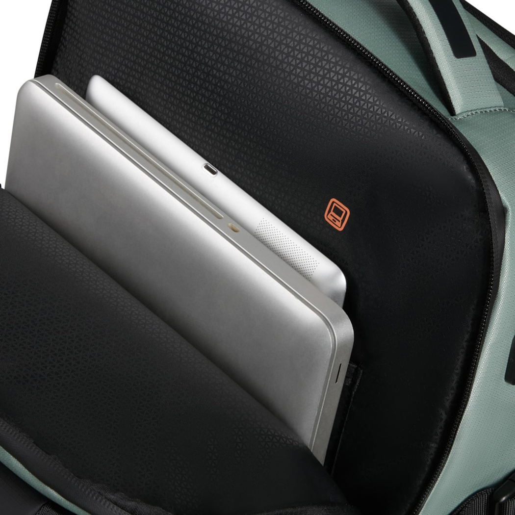 SKI1-016 BIZ2GO-BP 15.6 DAYTRIP SAGE