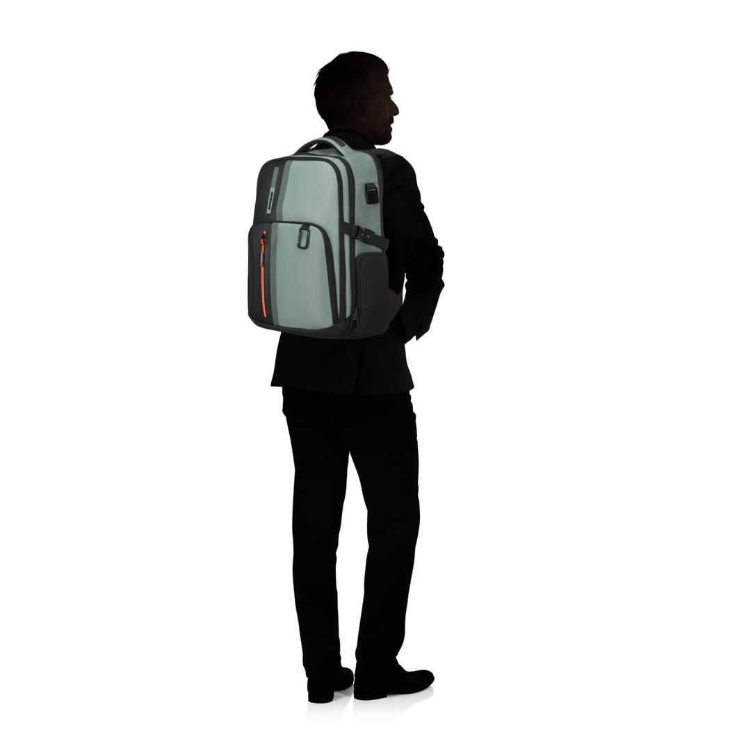 SKI1-016 BIZ2GO-BP 15.6 DAYTRIP SAGE