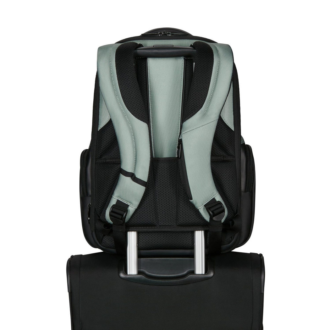 SKM2-026 PRO-DLX 6-BACKPACK 15.6 3V EXP
