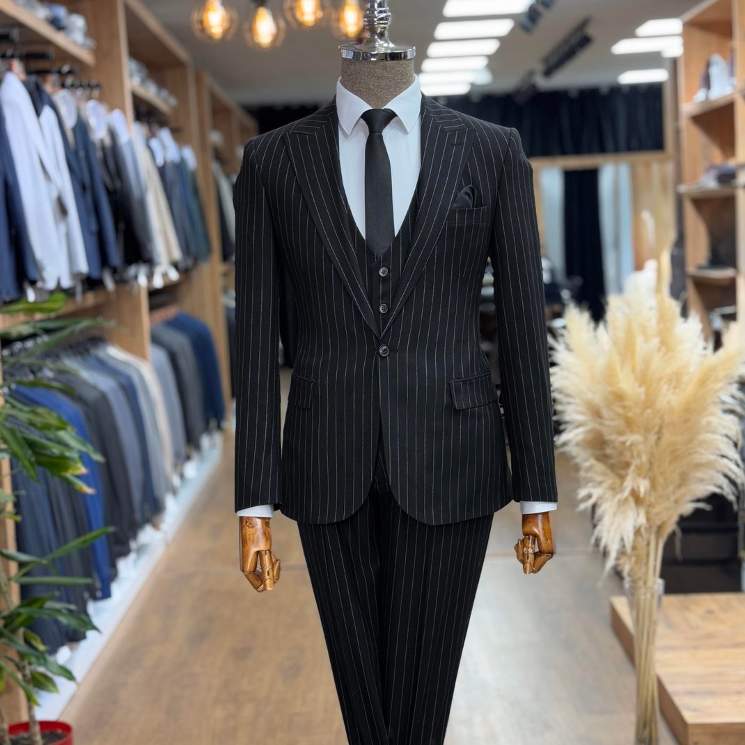 İtalyan Kesim Slim Fit Yelekli Siyah Takım Elbise BY075
