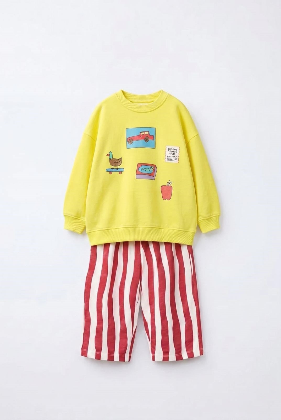 Baskılı Sarı Sweatshirt ve Kırmızı Çizgili Eşofman Takımı – görsel 2