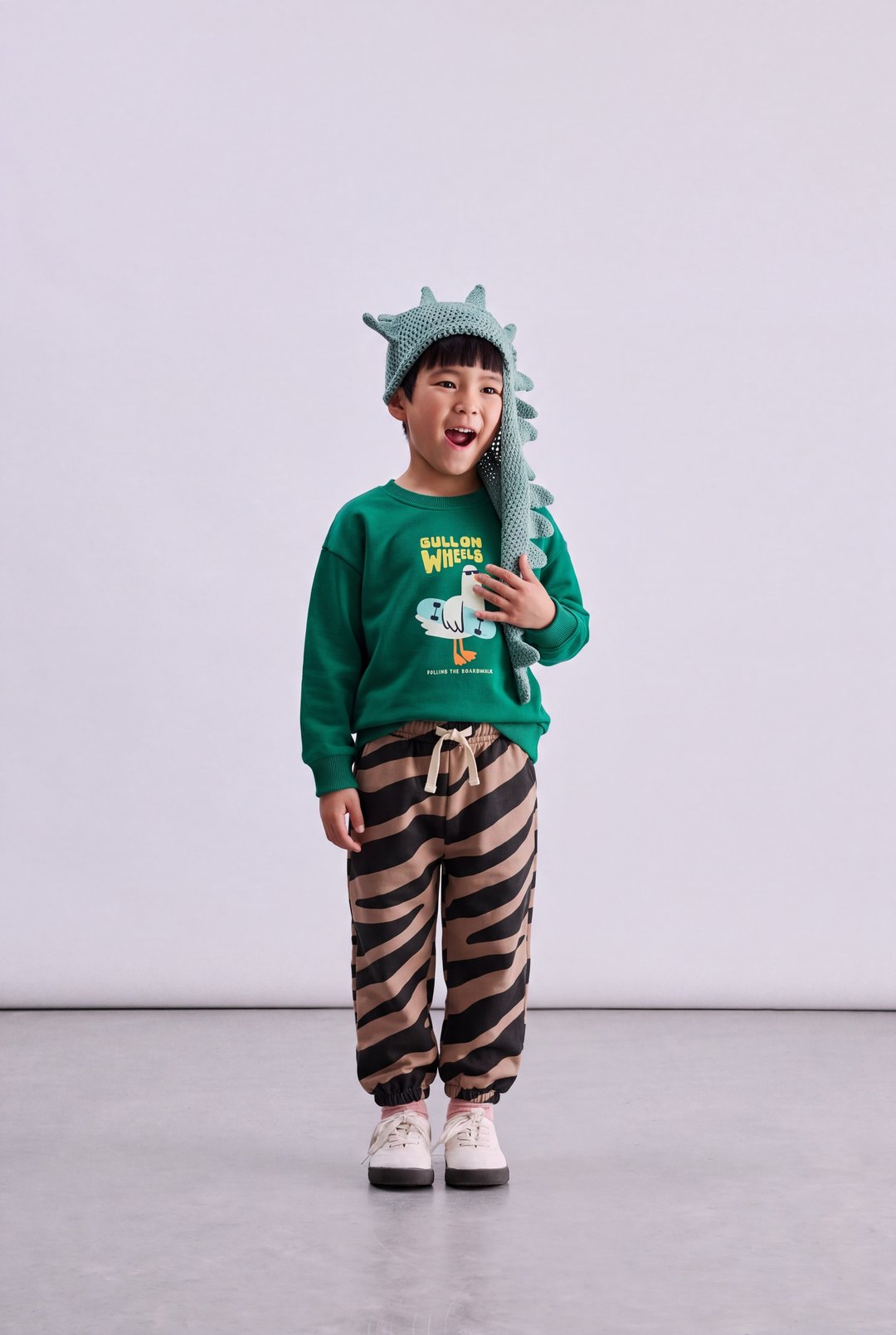 Yeşil Martı Baskılı Sweatshirt ve Zebra Desenli Eşofman Altı Takımı – görsel 1
