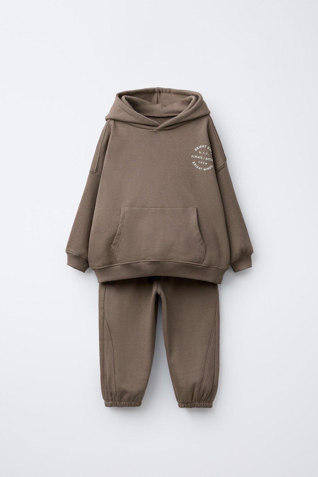 Kapüşonlu Kahverengi Sweatshirt ve Eşofman Altı Takımı – görsel 1