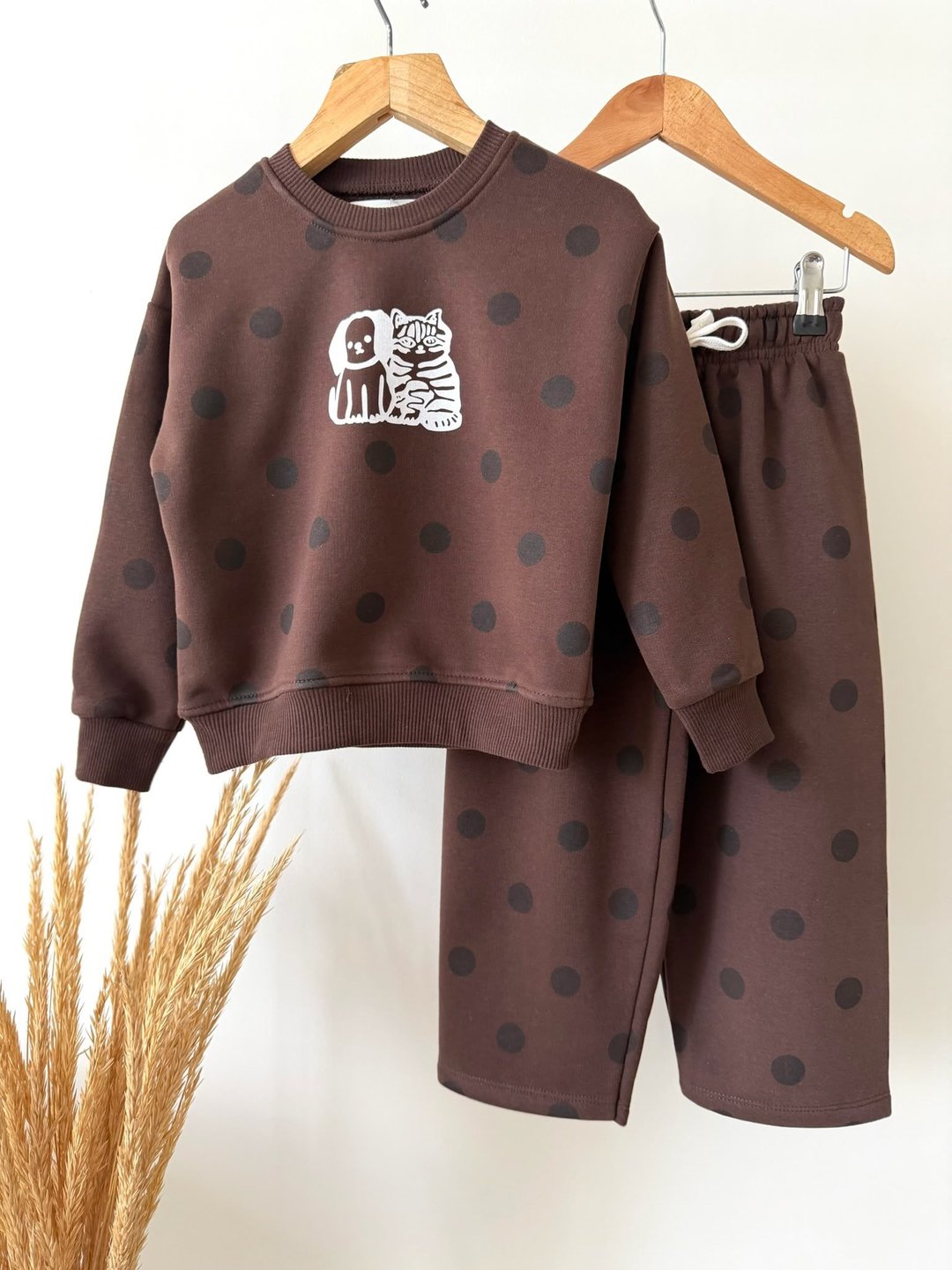 Baskılı Kahverengi Puantiyeli Sweatshirt ve Eşofman Takımı – görsel 2