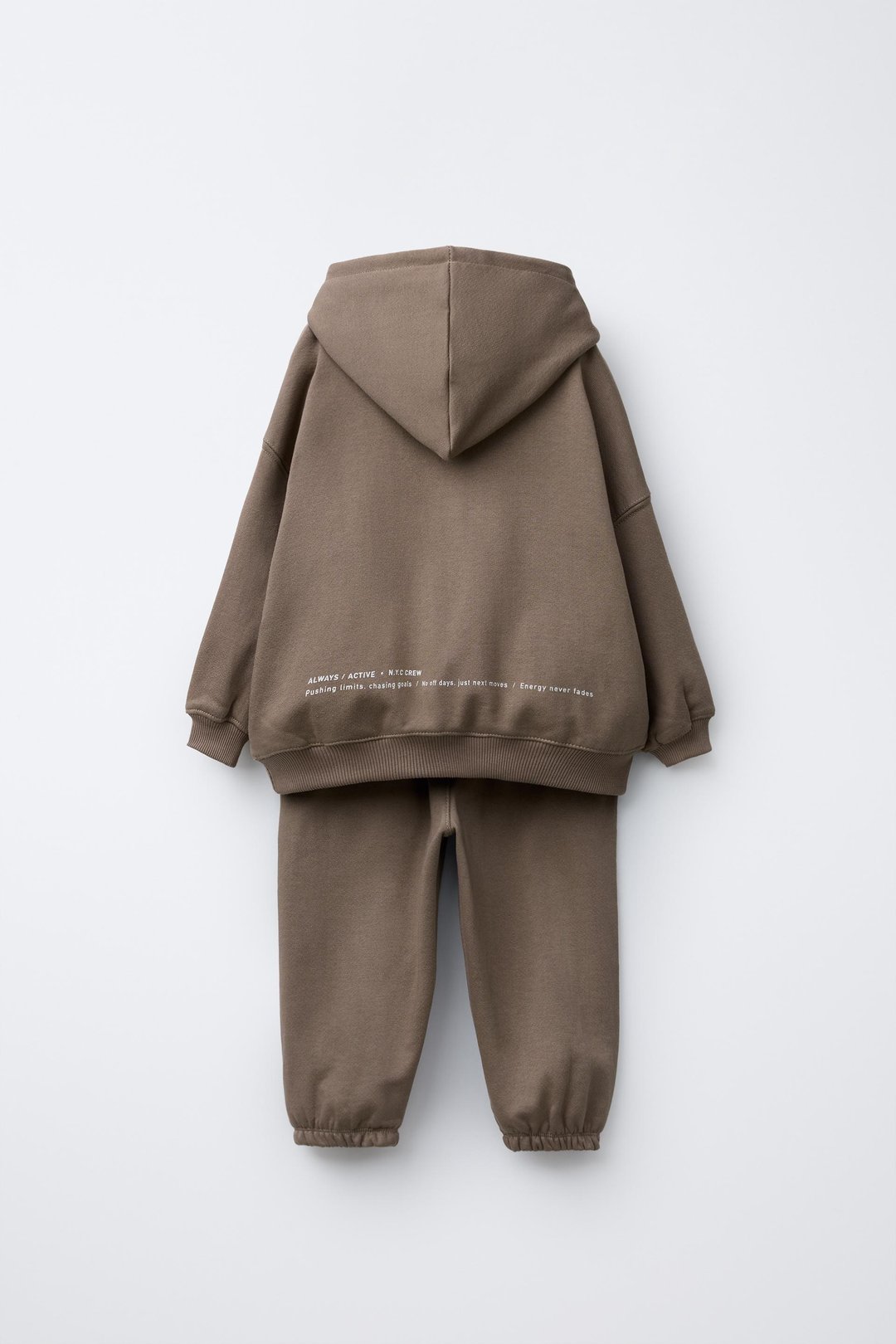 Kapüşonlu Kahverengi Sweatshirt ve Eşofman Altı Takımı – görsel 2