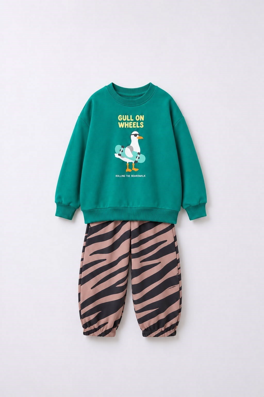 Yeşil Martı Baskılı Sweatshirt ve Zebra Desenli Eşofman Altı Takımı – görsel 2