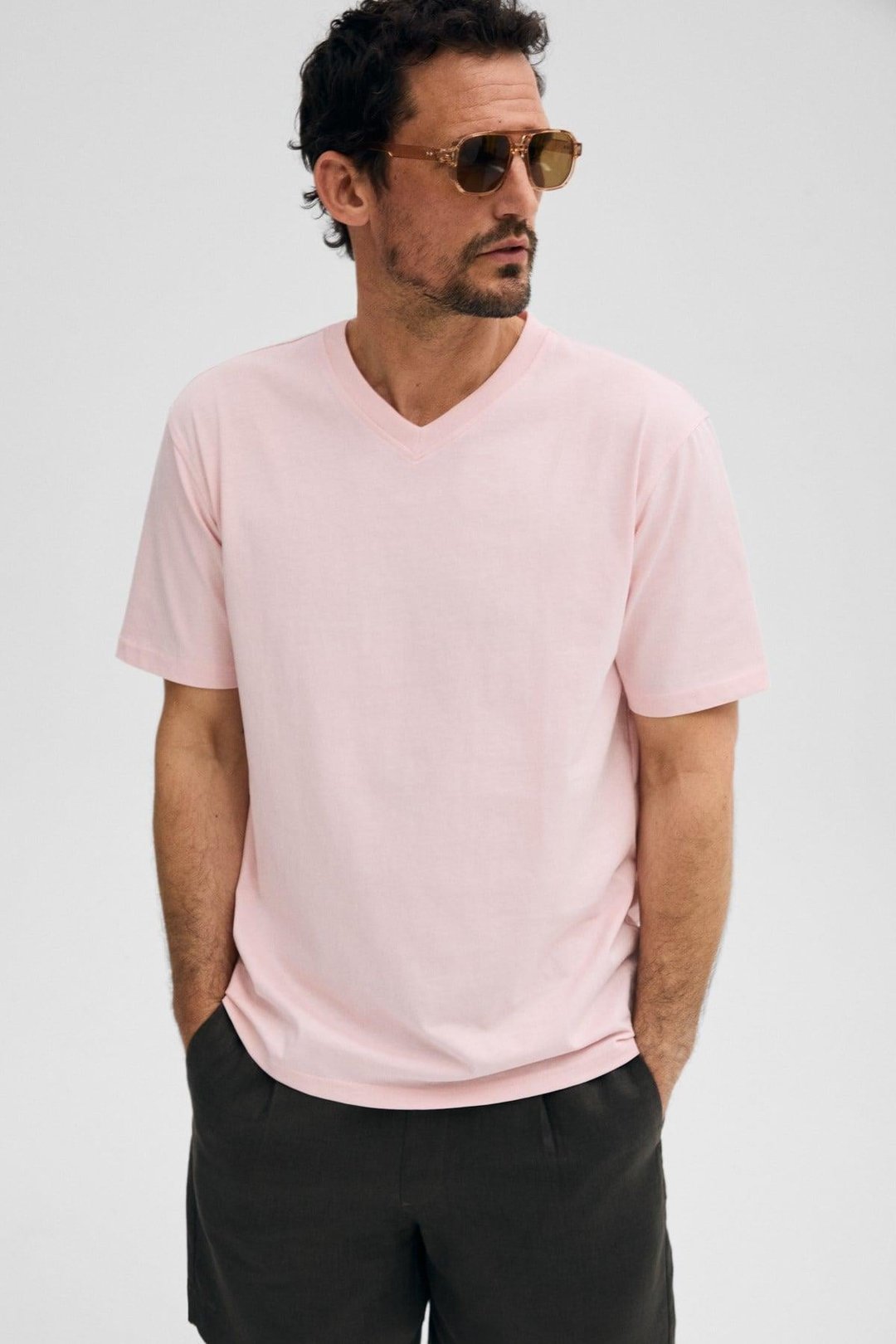 ALMERI Erkek %100 Pamuk Yumuşak Kumaşlı V Yakalı Pembe T-Shirt