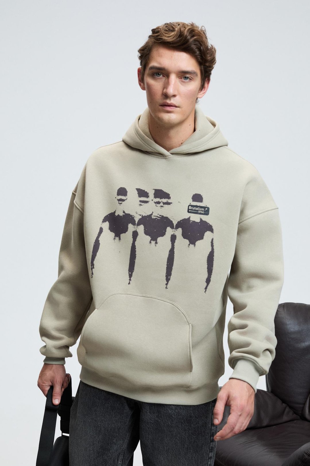 ARMAND Erkek Kapüşonlu Kanguru Cepli Önü Baskılı Oversize Taş Rengi Sweatshirt