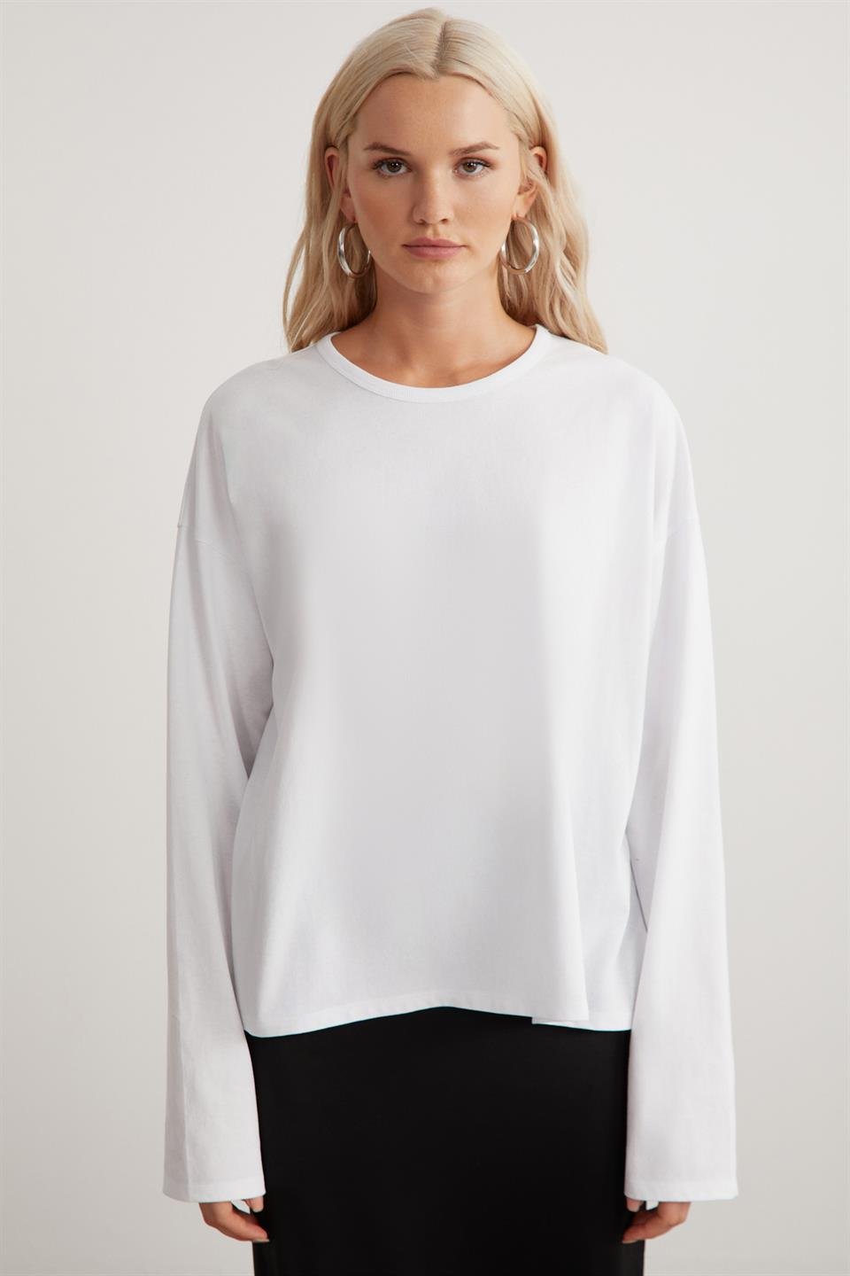 BASIL Kadın Sırt Baskı Detaylı Oversize %100 Organik Pamuk Örme Uzun Kol Beyaz T-Shirt