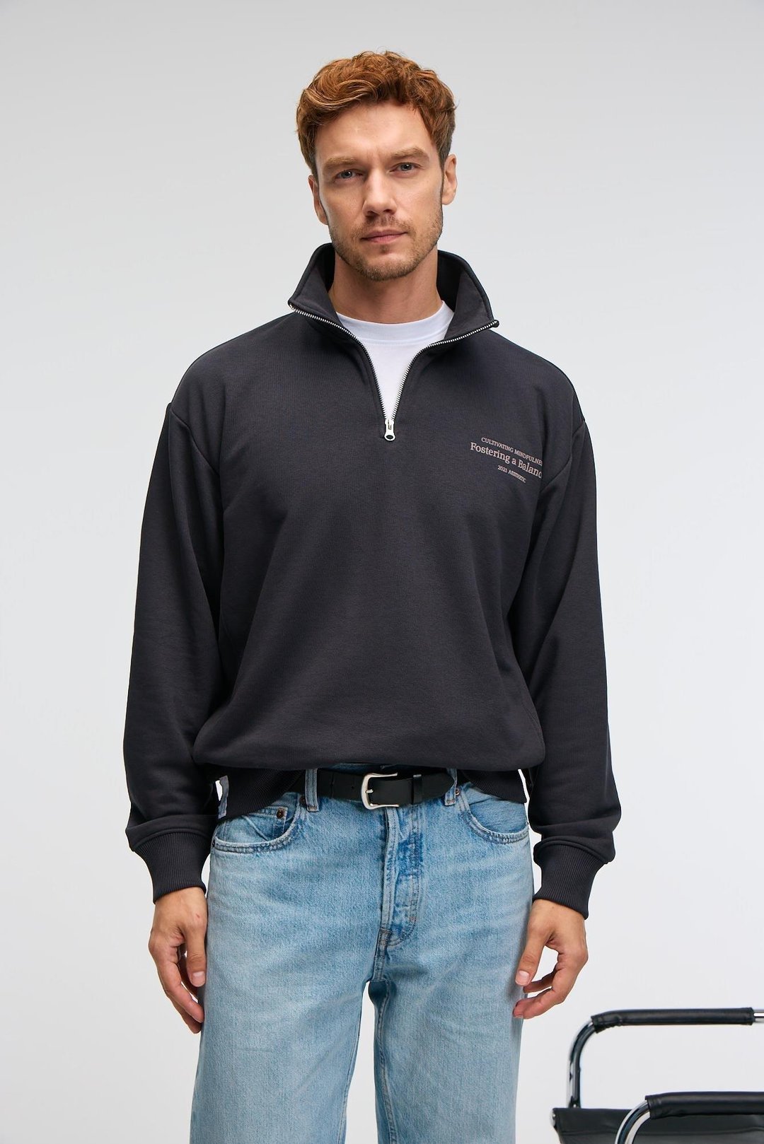 BRAM Erkek %100 Pamuk Dik Yakalı Yarım Fermuarlı Baskılı Antrasit Sweatshirt