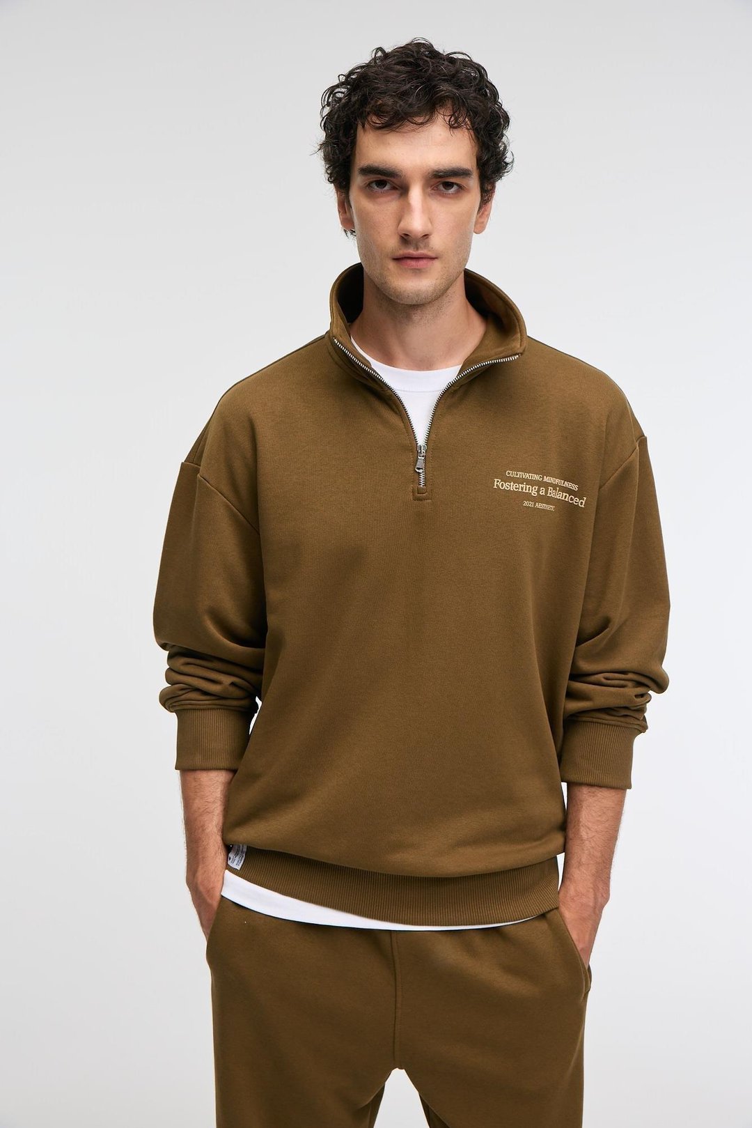 BRAM Erkek %100 Pamuk Dik Yakalı Yarım Fermuarlı Baskılı Haki Sweatshirt