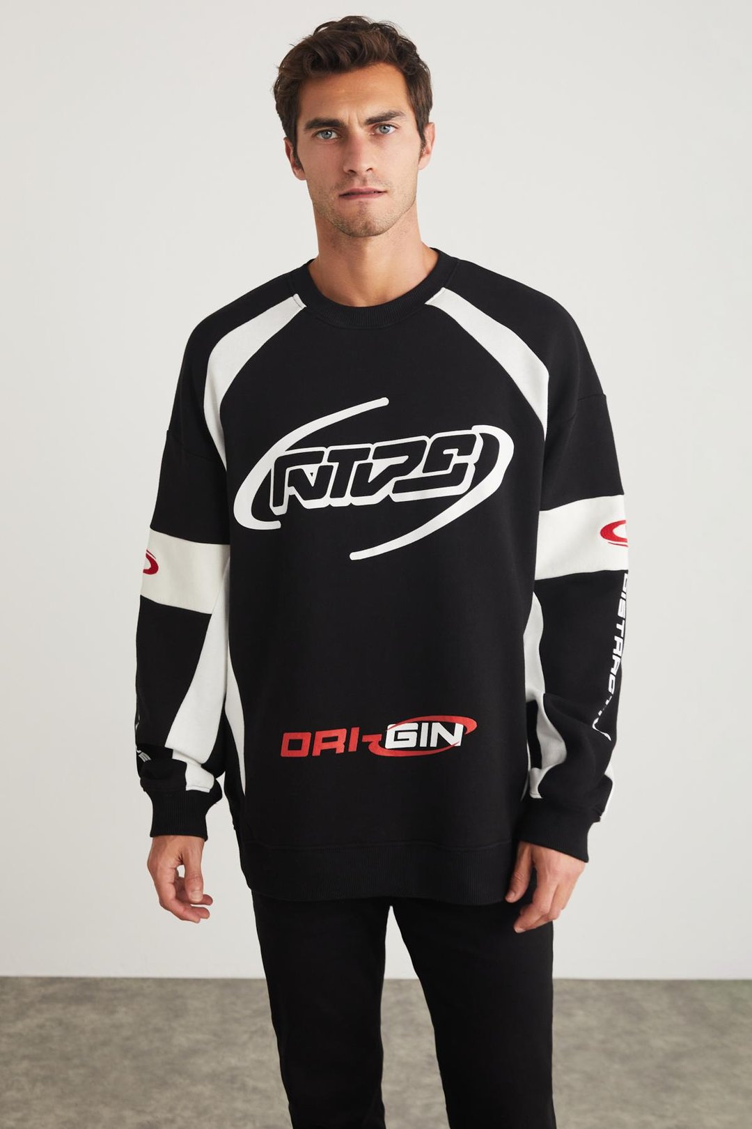 BREEZ  Oversize Siyah Tekli Sweatshirt