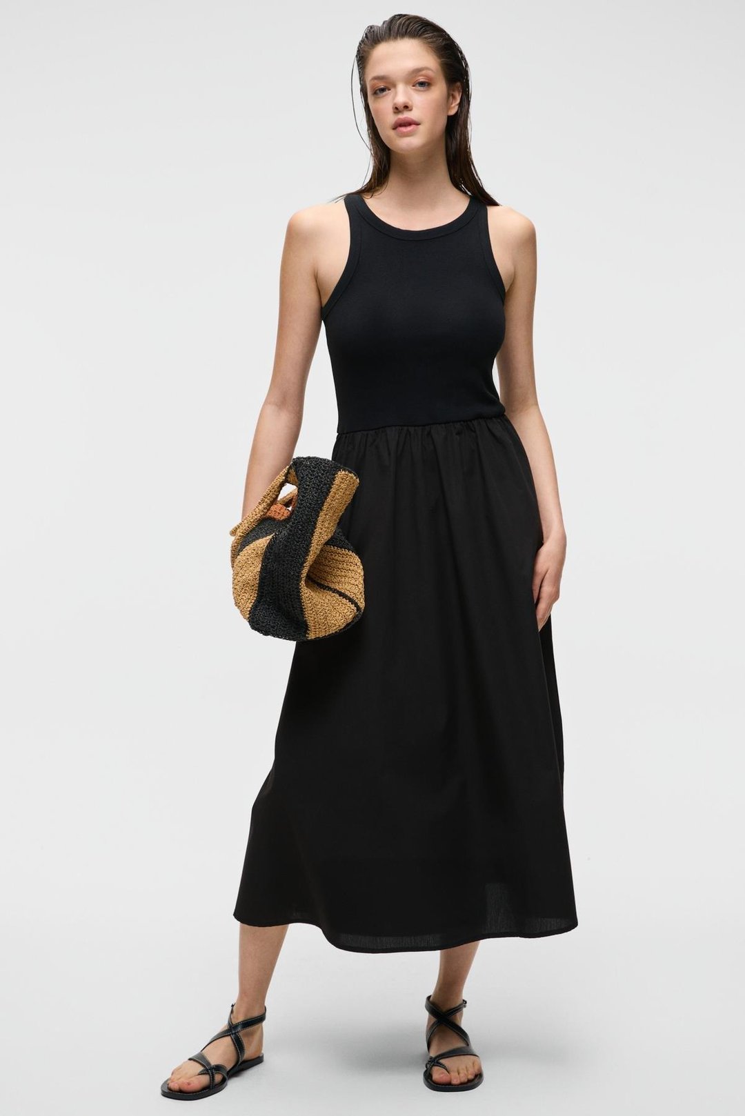 CATALA Kadın Poplin Dokuma Oyuk Yaka Sıfır Kol Siyah Elbise