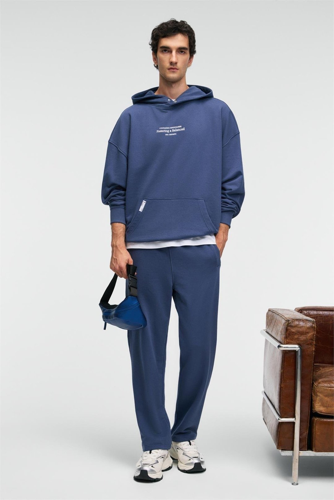 CLARENCE Erkek %100 Pamuk Kordonlu Lastikli Bel Arka Cebi Süs Etiketli İndigo Eşofman Altı