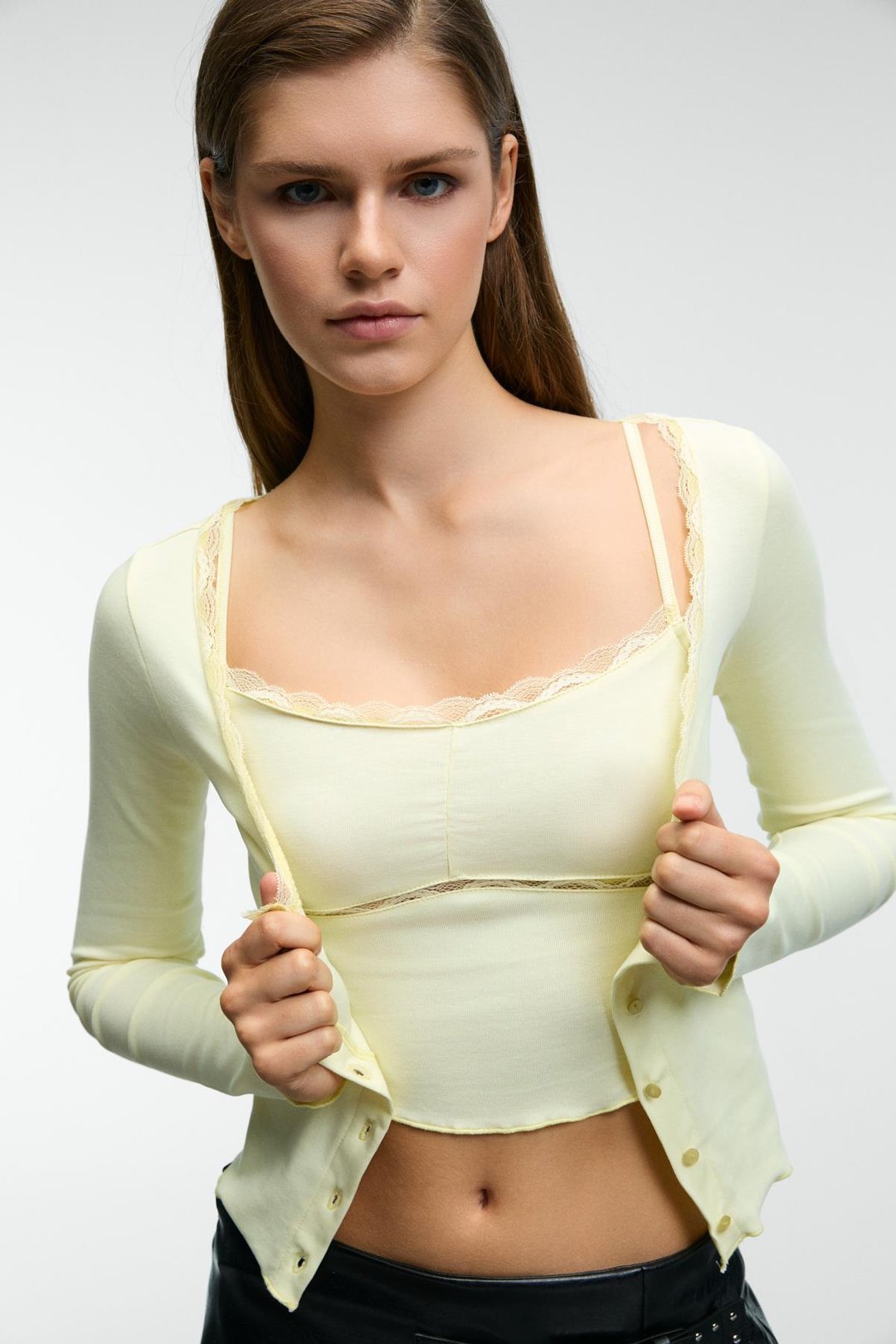 ELVURA Kadın Esnek Kumaşlı Yakası Dantel Detaylı Düğmeli Bluz Ve Atlet İkili Takım Sarı Bluz