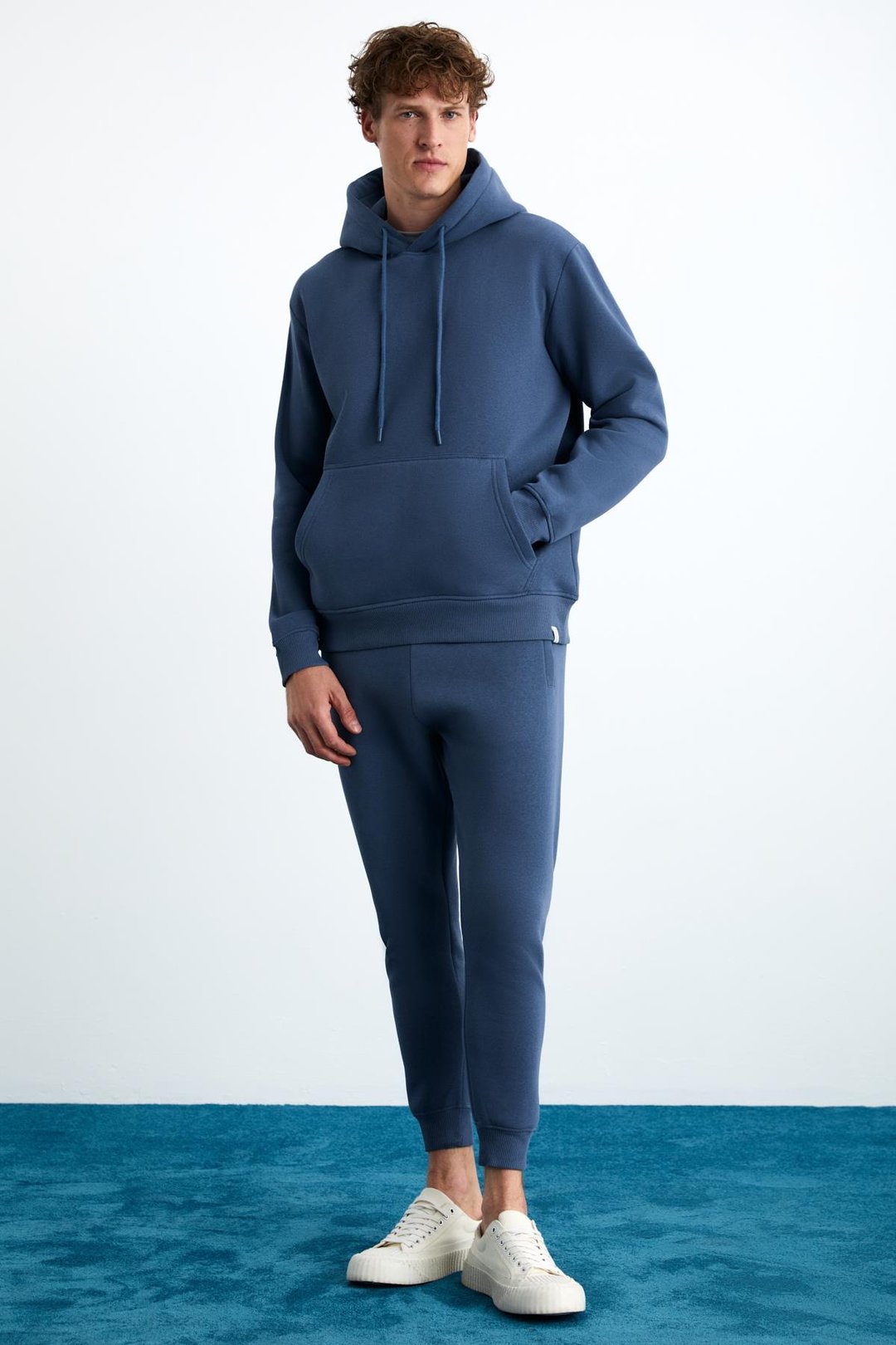 HAKONE Erkek Organik Pamuklu İçi Polarlı Paçası Ribanalı Cepli Jogger İndigo Eşofman Altı