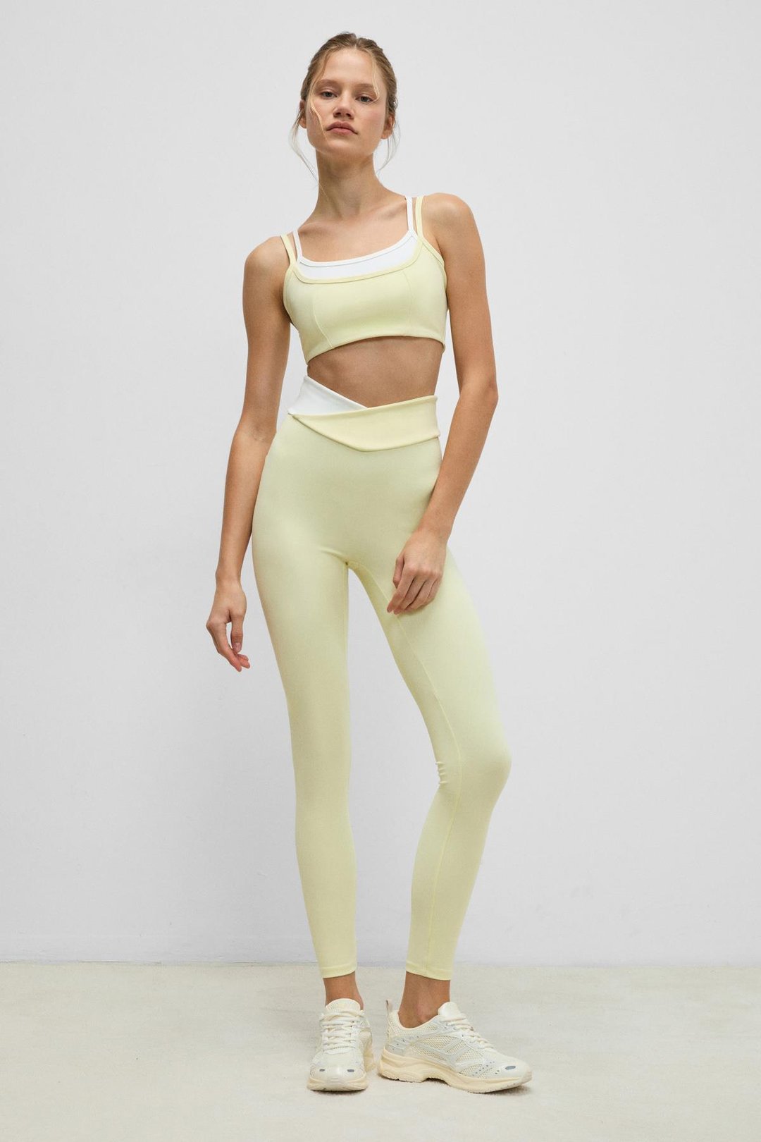 JULSEN Kadın Yumuşak Ve Esnek Dokulu Asimetrik Konstrat Bel Detaylı Sarı Tayt