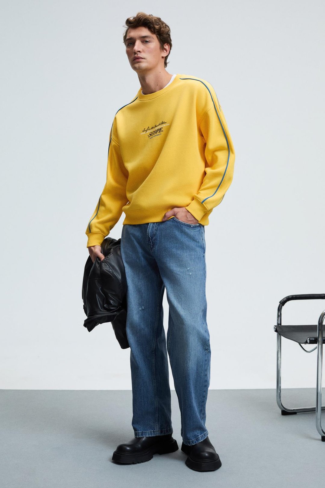 LEIF Erkek Kolları Biyeli Önü Baskılı Yuvarlak Yaka Oversize Sarı Sweatshirt
