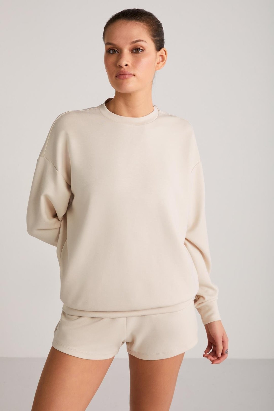 MAISIE Kadın Organik Pamuklu Comfort Fit Bisiklet Yaka Vanilya Sweatshirt