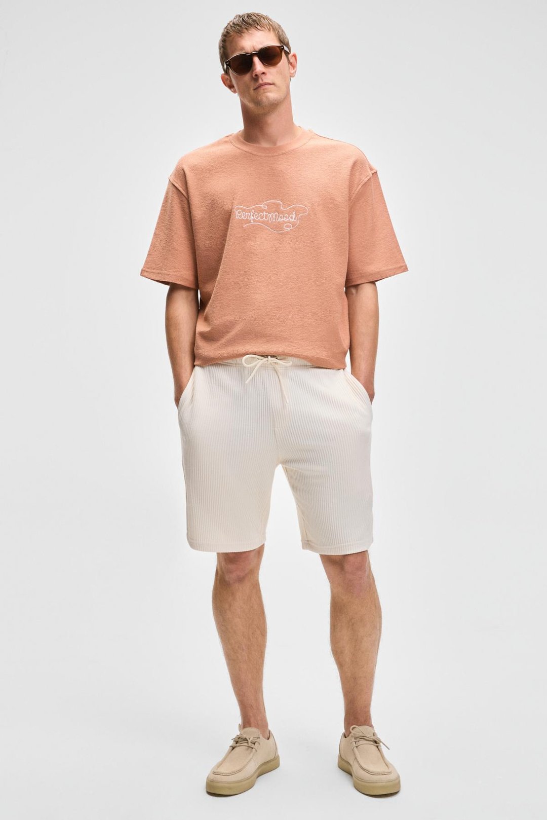 MALYES Erkek Beli Lastikli Kordonlu Yanda Çift Arkada Tek Cepli Relaxed Fit Krem Şort & Bermuda