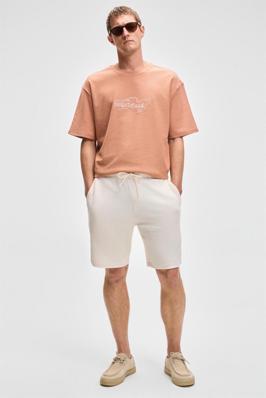 MALYES Erkek Beli Lastikli Kordonlu Yanda Çift Arkada Tek Cepli Relaxed Fit Krem Şort & Bermuda