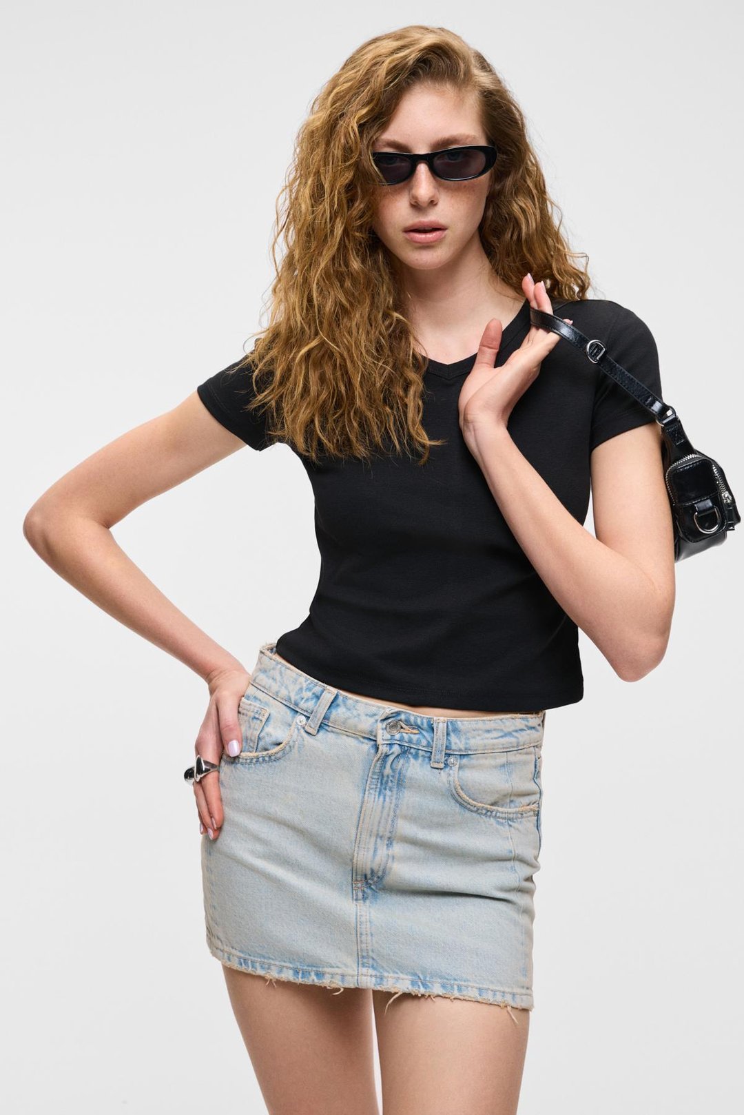 MASROUTI Kadın Slim Kısa V Yaka Kısa Kol Siyah T-Shirt
