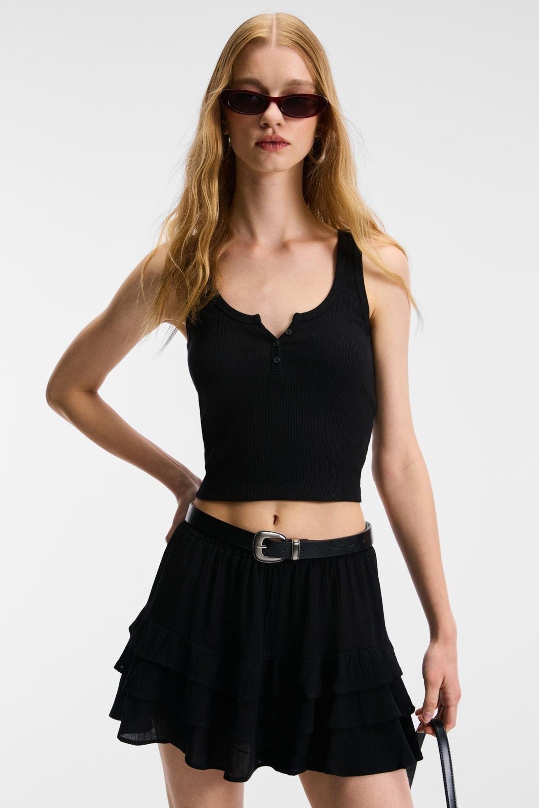 MAVSERA Kadın Kalın Askılı U Yaka Patlı Düğmeli Crop Slim Siyah Atlet