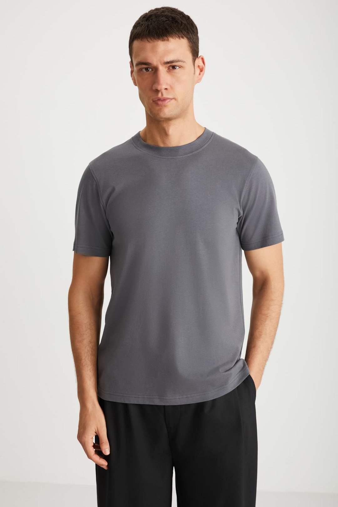 MICHEL Erkek Slim Fit Dar Kesim %100 Organik Pamuklu Yana Kayan Dikişli  Basic Örme Koyu Gri T-Shirt